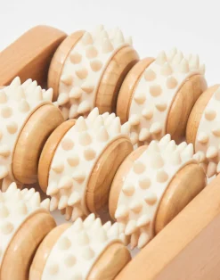 Natura Selection Bodycare & Beauty|Bodycare & Beauty^Masaje Madera Pies 9 Ruedas